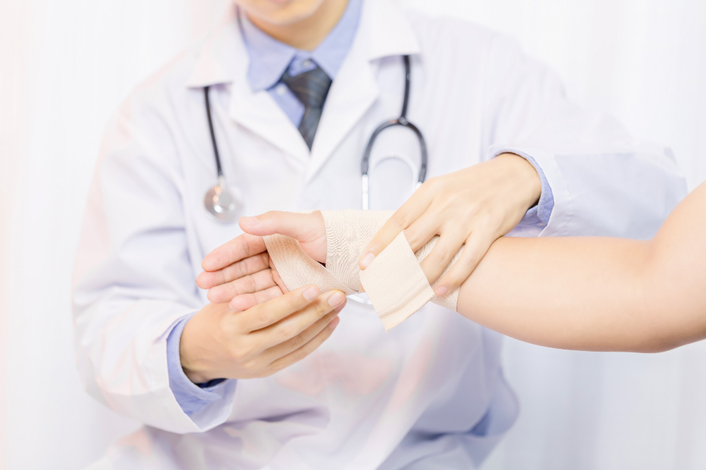 When to Seek Professional Wound Care: Recognizing the Signs and Symptoms